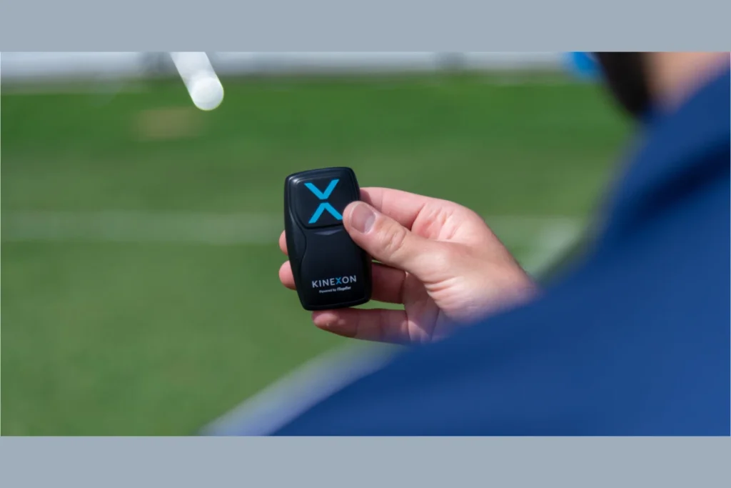 Smart sports performance tracking wearable device