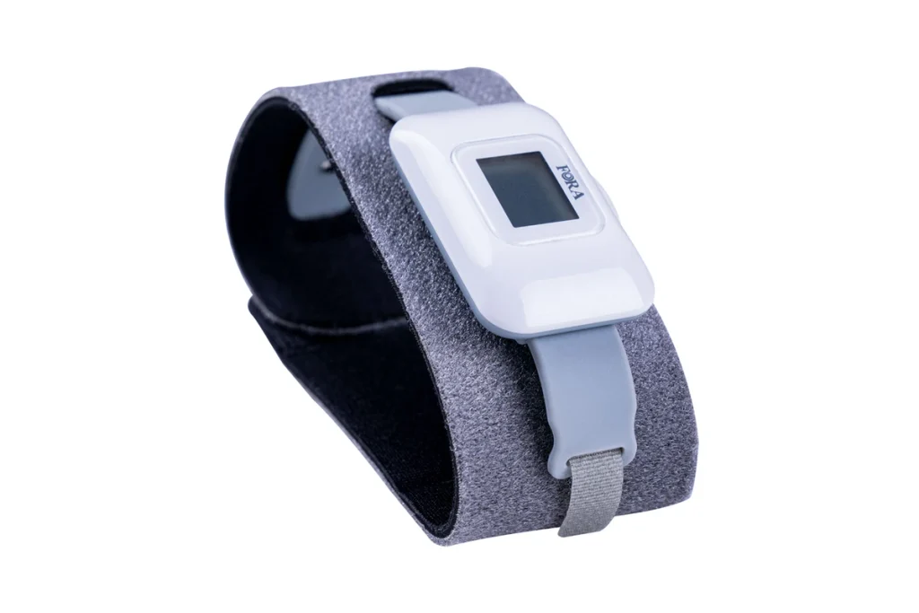 Wearable temperature monitoring device
