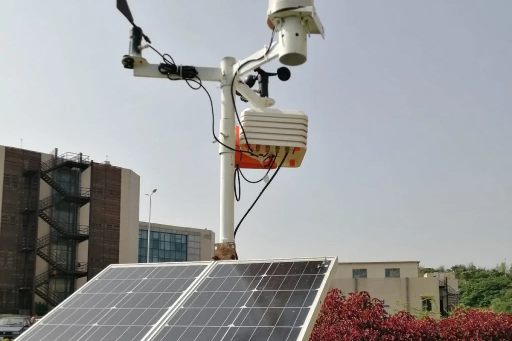 IoT environmental monitoring station